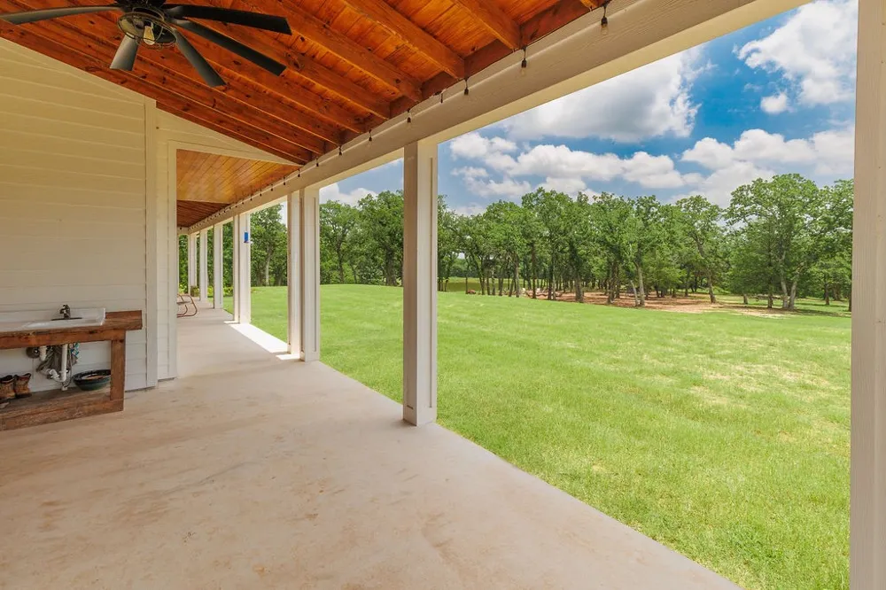 2094 Jim Harry Loop Sunset, TX 76270