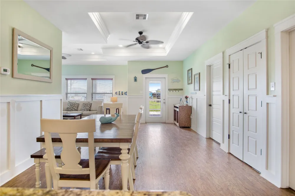 988 Gulf Road Crystal Beach, TX 77650