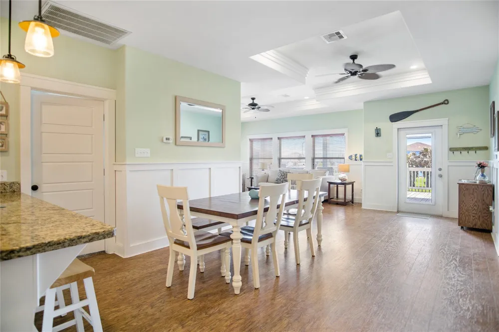 988 Gulf Road Crystal Beach, TX 77650