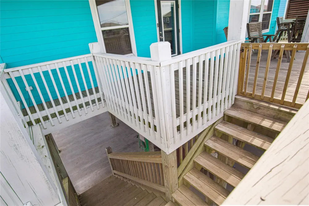 988 Gulf Road Crystal Beach, TX 77650