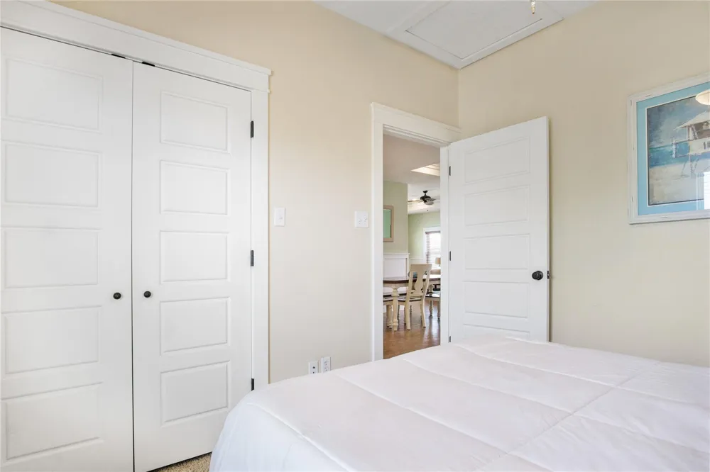 988 Gulf Road Crystal Beach, TX 77650