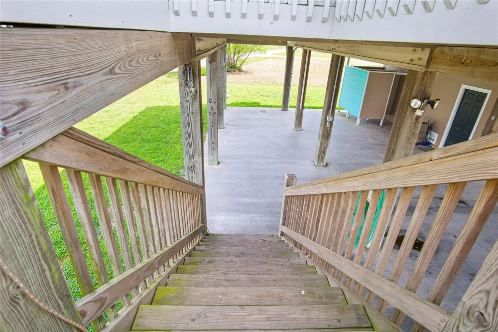 988 Gulf Road Crystal Beach, TX 77650