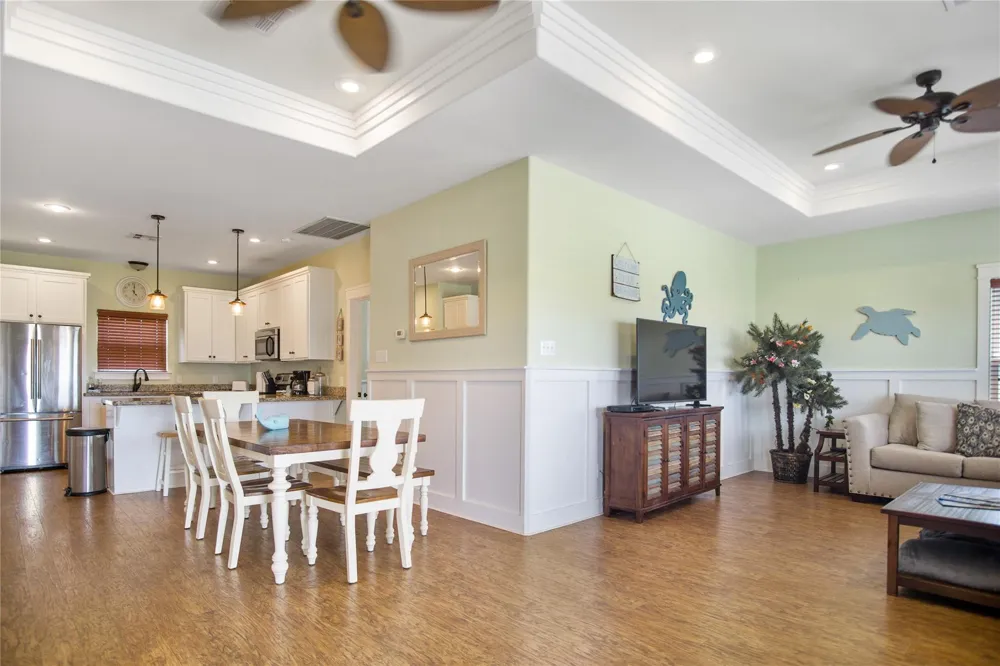988 Gulf Road Crystal Beach, TX 77650