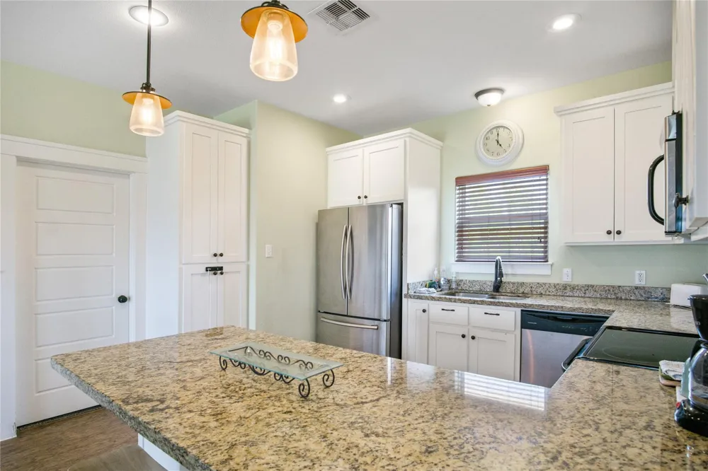 988 Gulf Road Crystal Beach, TX 77650