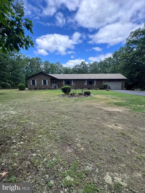 544 SUMMIT DRIVE