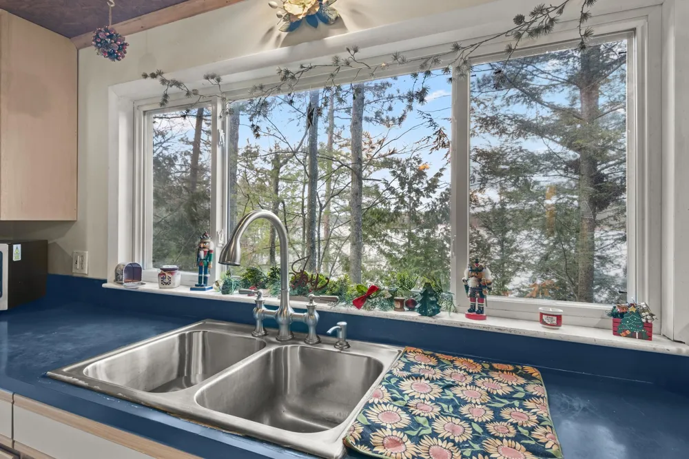 4411 Lakeview Trail East Bay Township, MI 49696