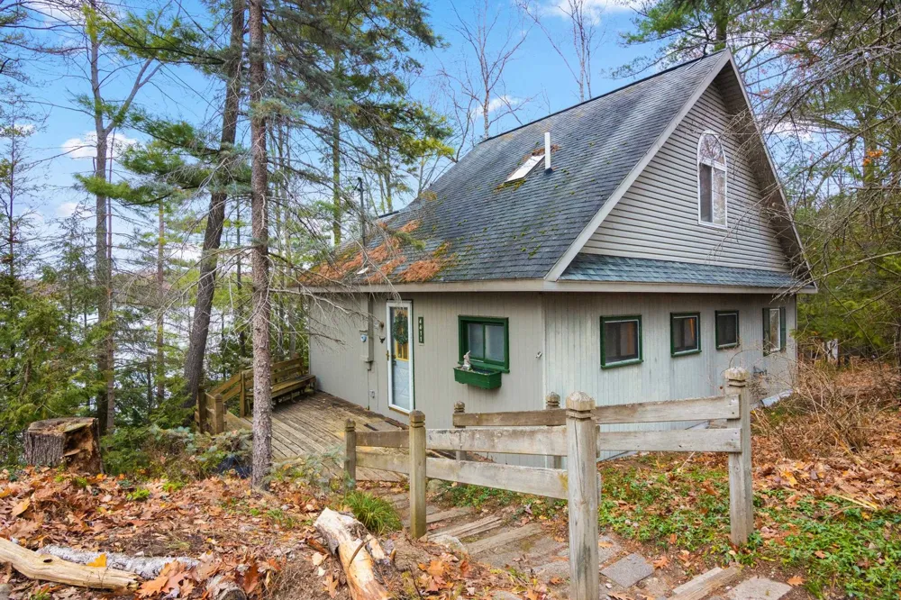 4411 Lakeview Trail East Bay Township, MI 49696
