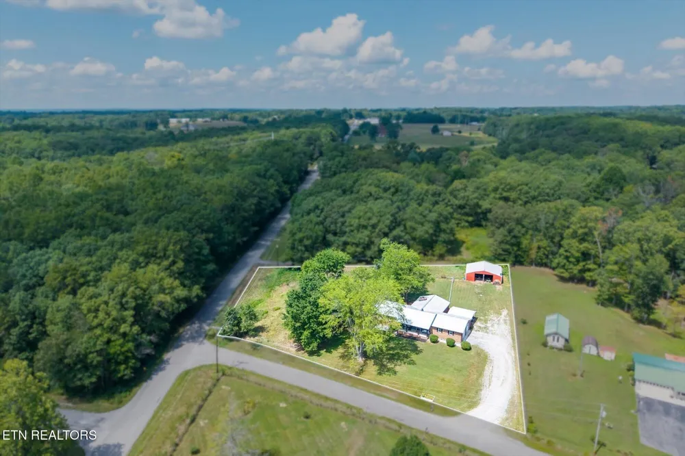 111 Guffey Lane Jamestown, TN 38556