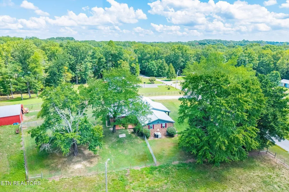 111 Guffey Lane Jamestown, TN 38556