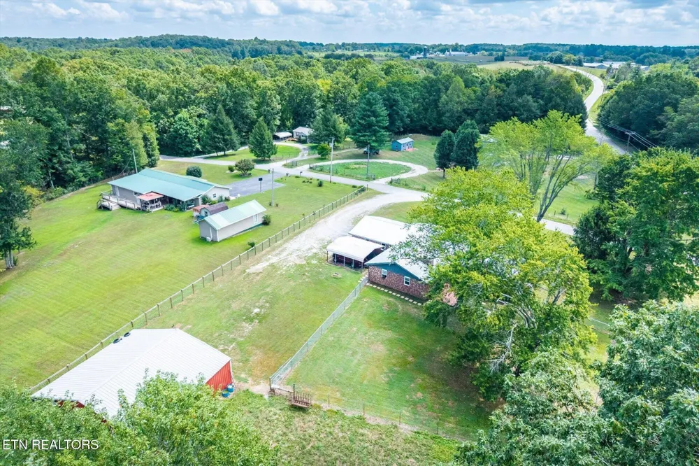 111 Guffey Lane Jamestown, TN 38556