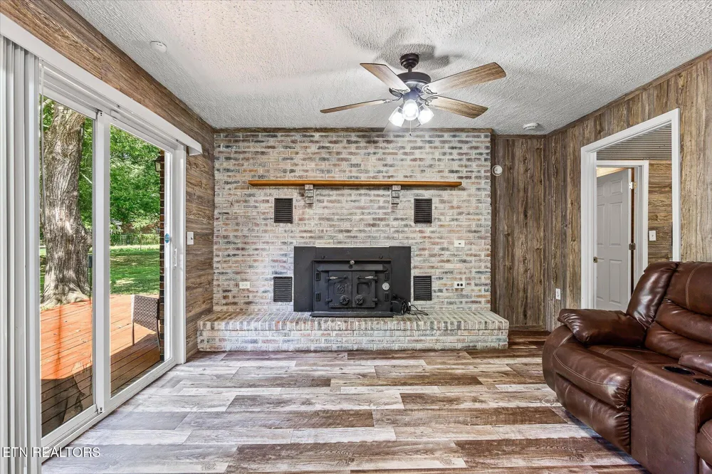 111 Guffey Lane Jamestown, TN 38556