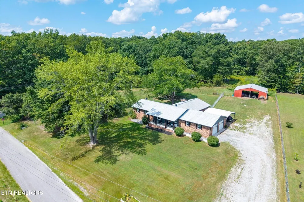 111 Guffey Lane Jamestown, TN 38556