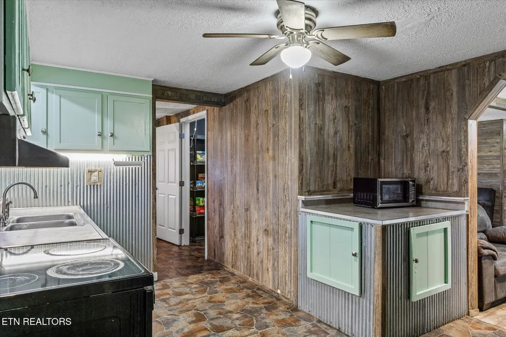 111 Guffey Lane Jamestown, TN 38556