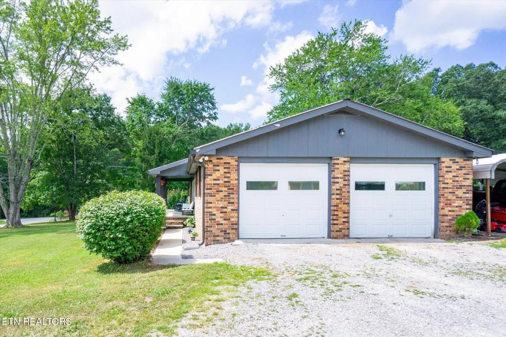 111 Guffey Lane Jamestown, TN 38556