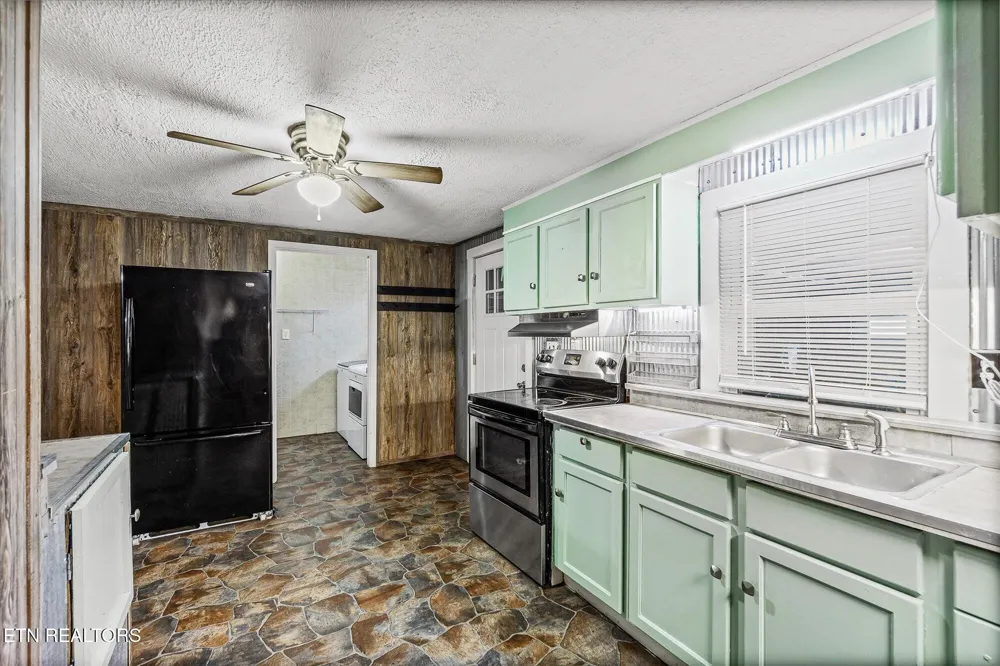 111 Guffey Lane Jamestown, TN 38556