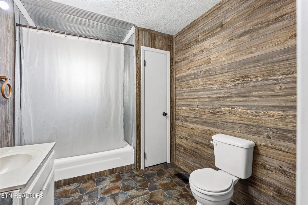 111 Guffey Lane Jamestown, TN 38556