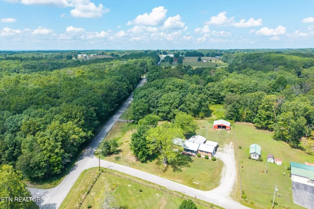 111 Guffey Lane Jamestown, TN 38556