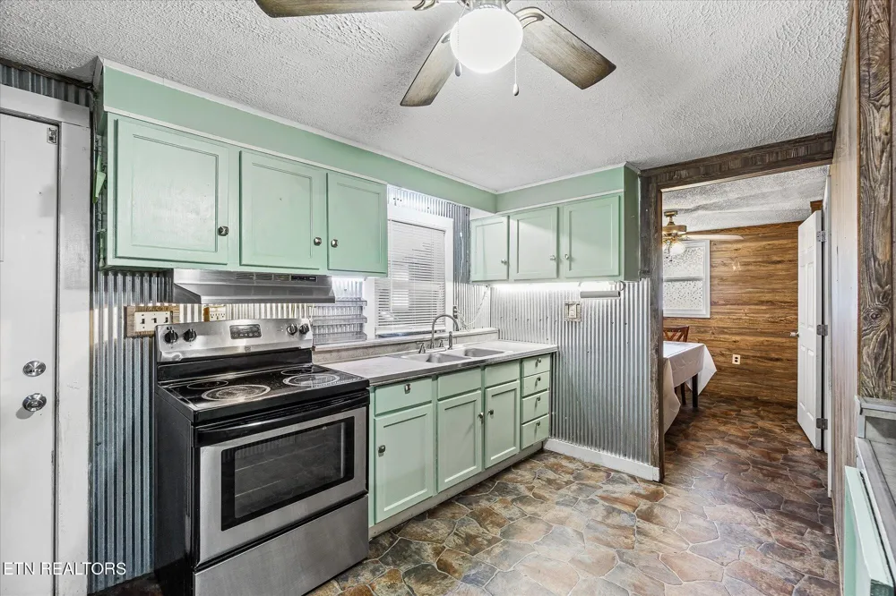111 Guffey Lane Jamestown, TN 38556