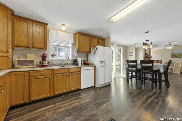 111 LONGHORN RD Stockdale, TX 78160