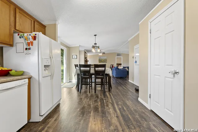 111 LONGHORN RD Stockdale, TX 78160
