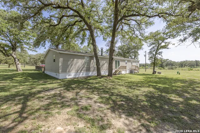 111 LONGHORN RD Stockdale, TX 78160