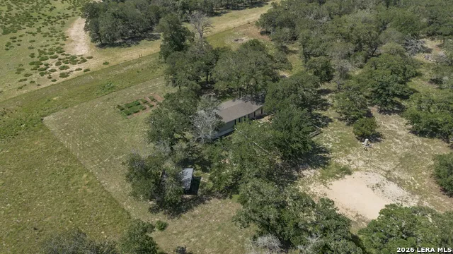 111 LONGHORN RD Stockdale, TX 78160