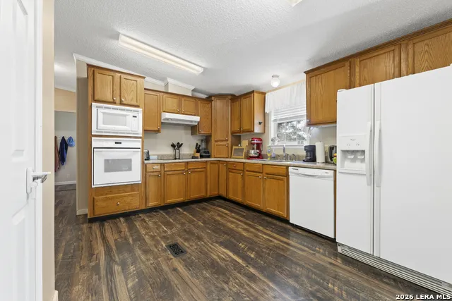 111 LONGHORN RD Stockdale, TX 78160