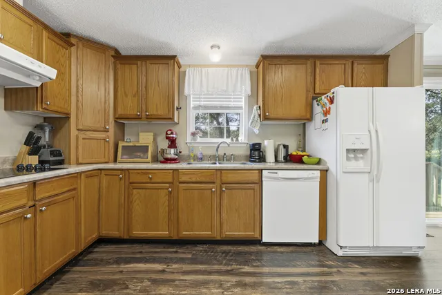 111 LONGHORN RD Stockdale, TX 78160