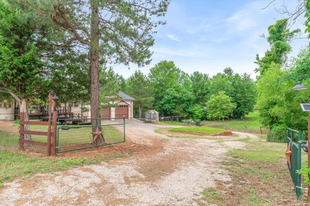 10344 Fm 16 W Lindale, TX 75771