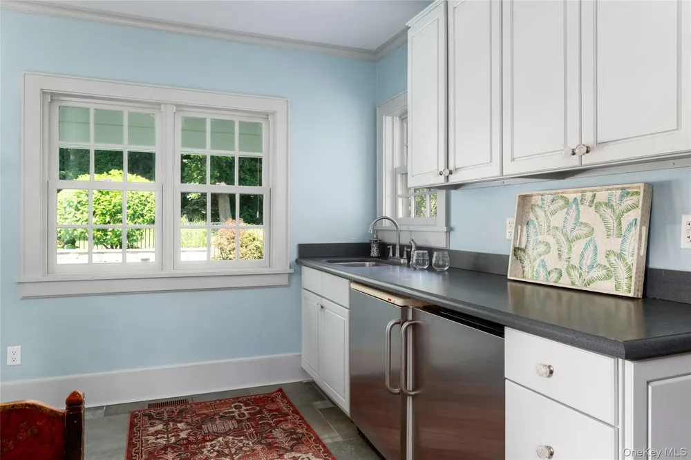 87 Hix Avenue Rye, NY 10580