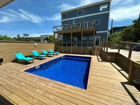52 Lewis Walk