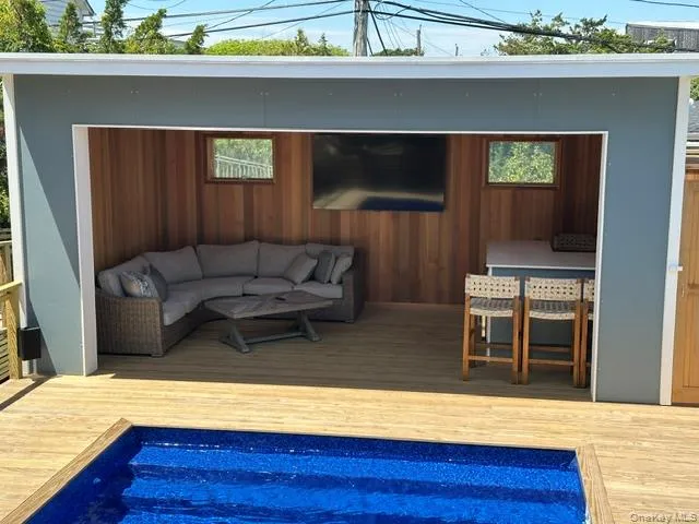 52 Lewis Walk Cherry Grove, NY 11782