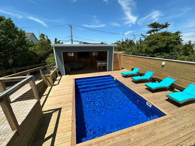 52 Lewis Walk Cherry Grove, NY 11782