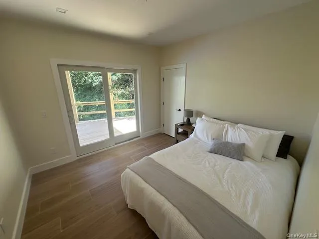 52 Lewis Walk Cherry Grove, NY 11782
