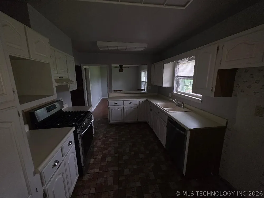 817 W Date Street Okemah, OK 74859