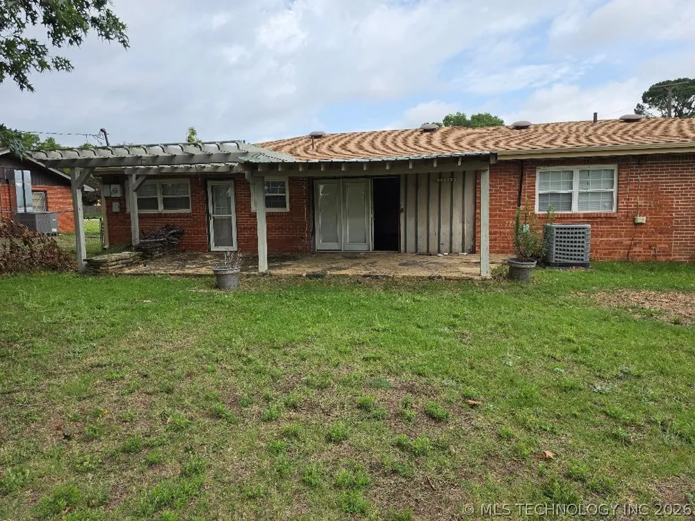 817 W Date Street Okemah, OK 74859