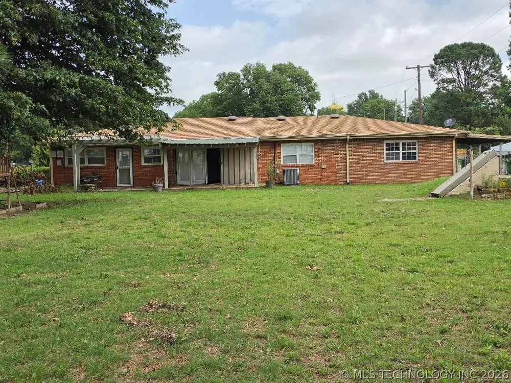 817 W Date Street Okemah, OK 74859