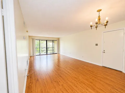 2050 Oleander Boulevard #4-206