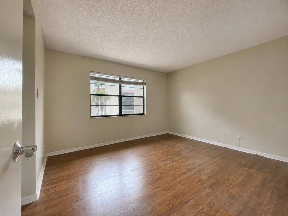 2050 Oleander Boulevard #4-206 Fort Pierce, FL 34950