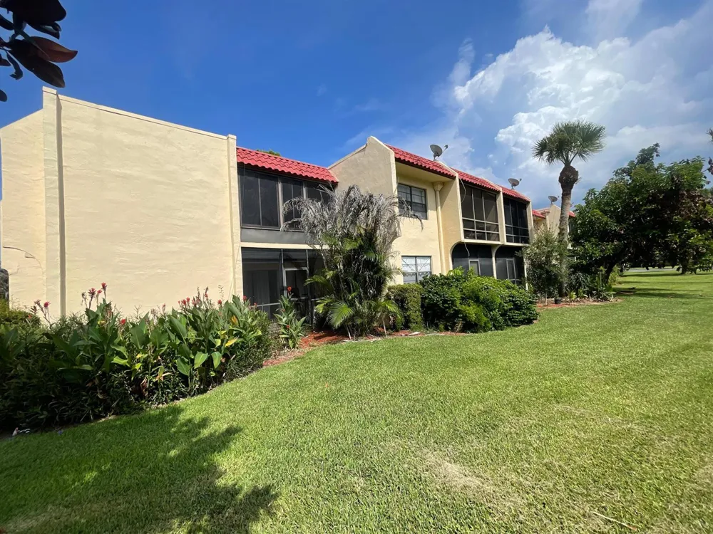 2050 Oleander Boulevard #4-206 Fort Pierce, FL 34950