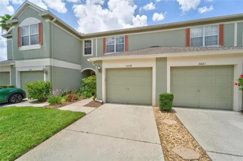 1019 VISTA CAY COURT