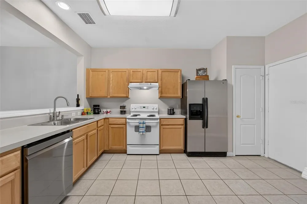 1019 VISTA CAY COURT Brandon, FL 33511