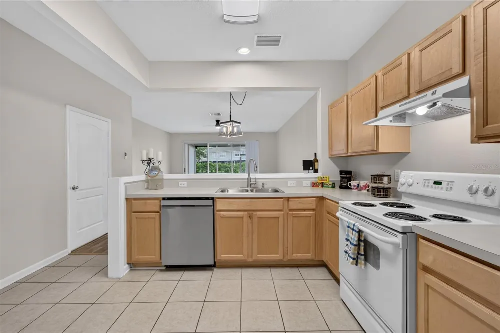 1019 VISTA CAY COURT Brandon, FL 33511