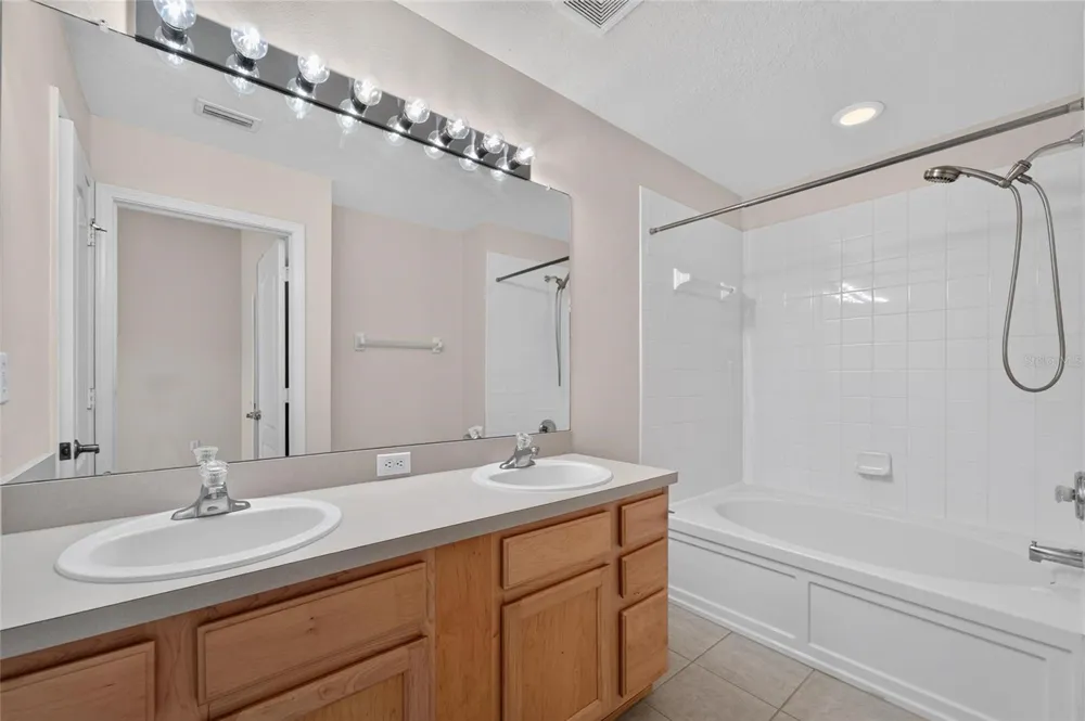 1019 VISTA CAY COURT Brandon, FL 33511
