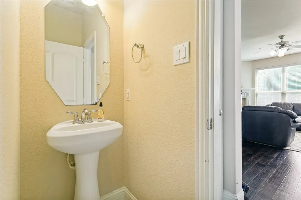 2622 Jackson Drive Lewisville, TX 75067
