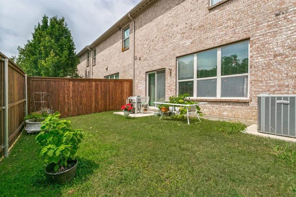 2622 Jackson Drive Lewisville, TX 75067