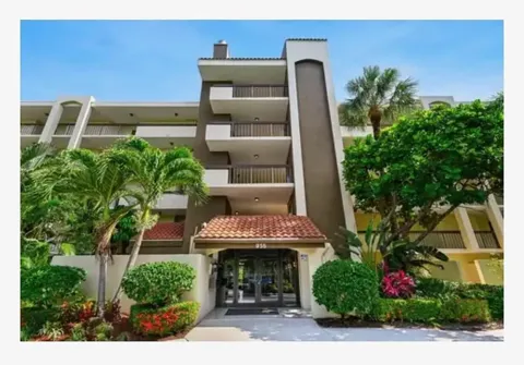 955 Egret Circle #211
