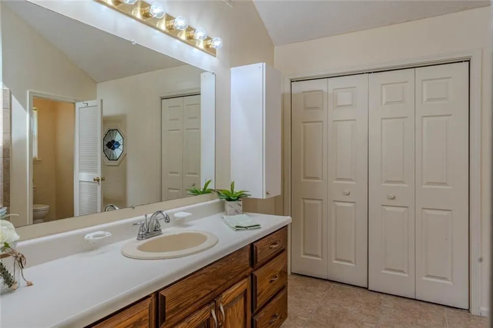 133 English Street E Douglas, GA 31535