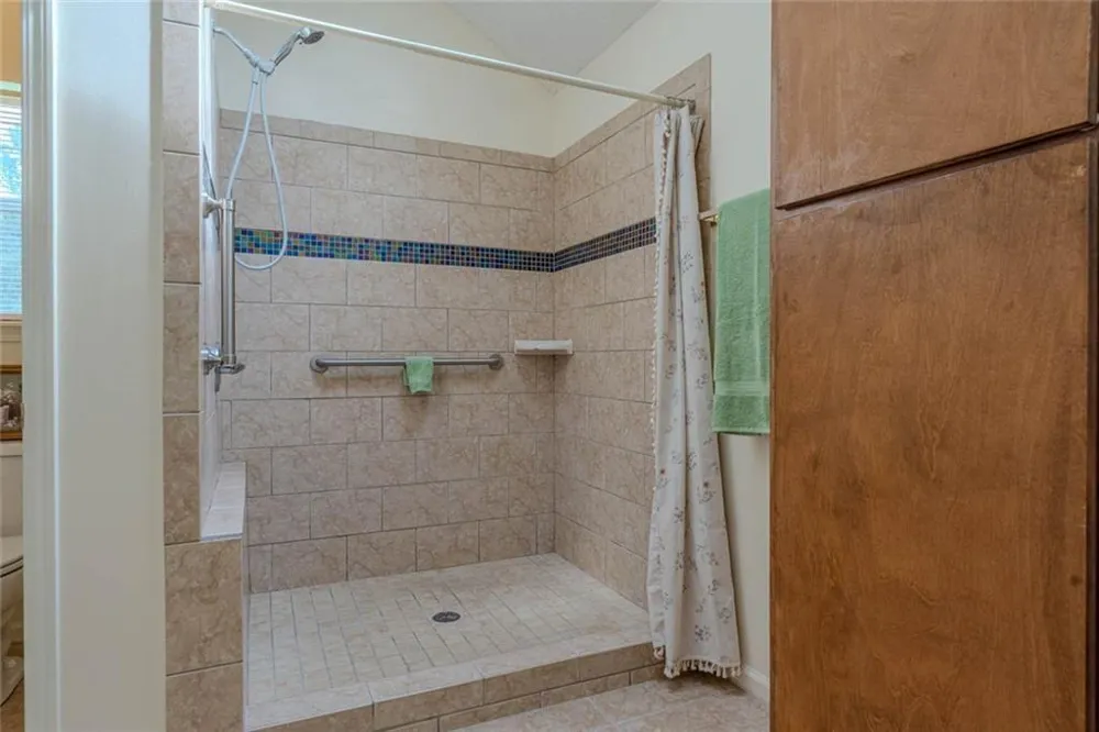 133 English Street E Douglas, GA 31535