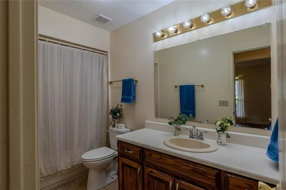 133 English Street E Douglas, GA 31535
